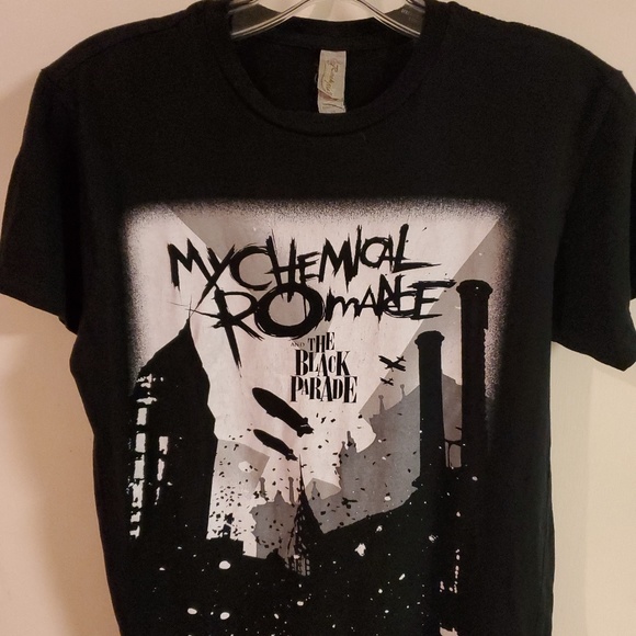 Hot Topic Tops - Womens My Chemical Romance band tee sz XS. Hot Topic Tops - Womens My Chemical Romance band tee sz XS.